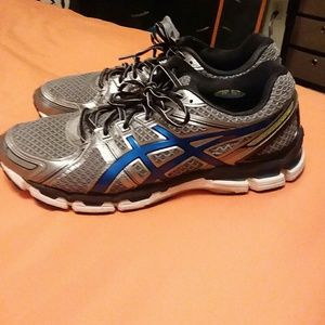Men's Asics Size 12